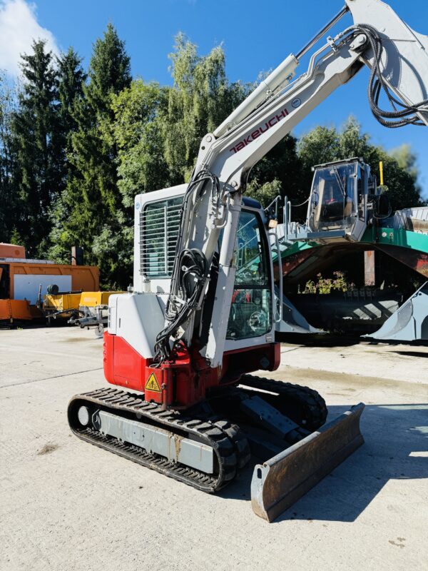 Takeuchi TB138FR