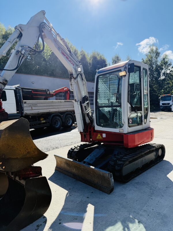 Takeuchi TB138FR – Bild 9