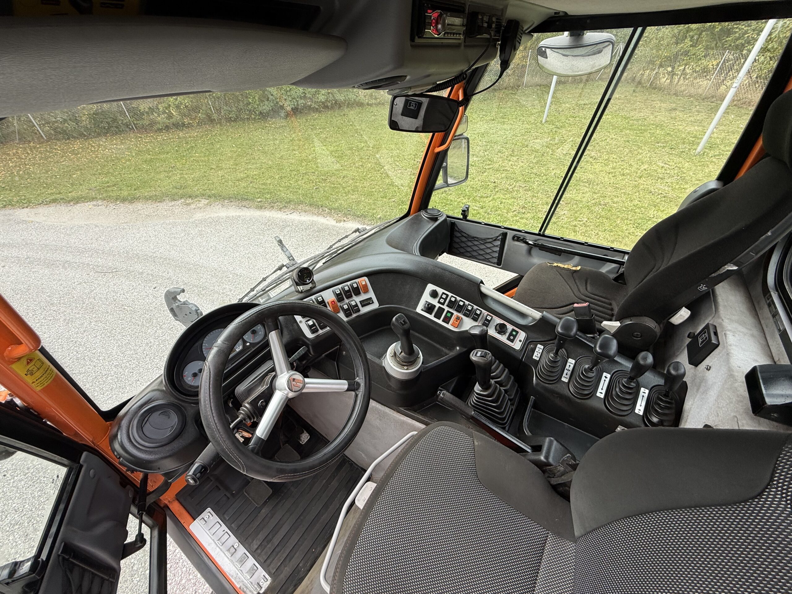 Lindner Unitrac 82S – Bild 16